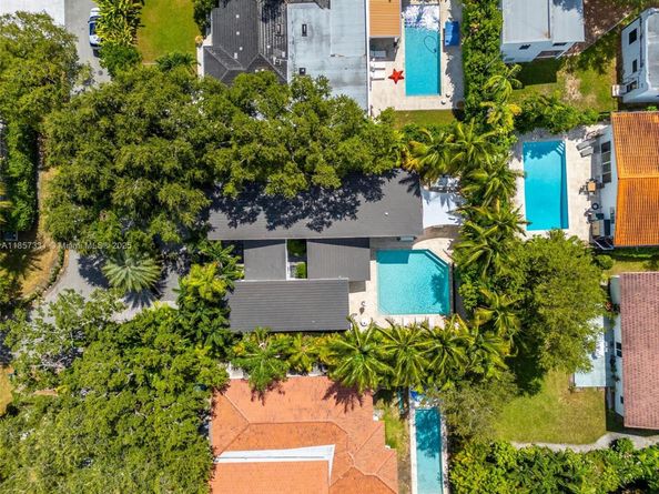 1090 NE 92nd St, Miami Shores FL 33138