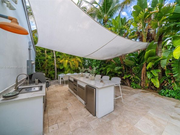 1090 NE 92nd St, Miami Shores FL 33138