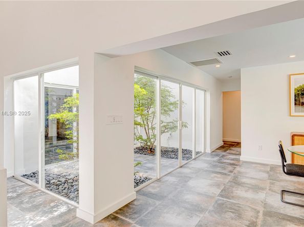 1090 NE 92nd St, Miami Shores FL 33138