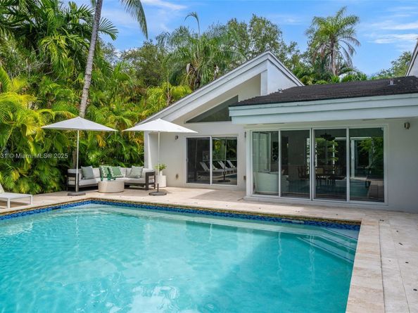 1090 NE 92nd St, Miami Shores FL 33138