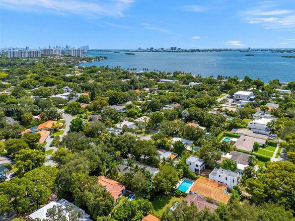 1090 NE 92nd St, Miami Shores FL 33138
