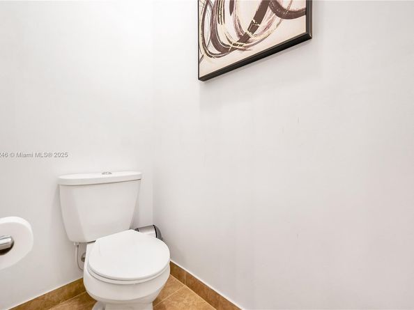 5904 NW 46th Ln, Tamarac FL 33319