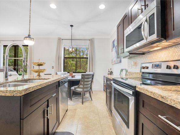 5904 NW 46th Ln, Tamarac FL 33319