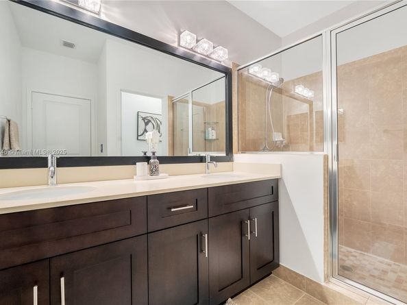 5904 NW 46th Ln, Tamarac FL 33319