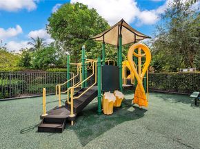 5904 NW 46th Ln, Tamarac FL 33319