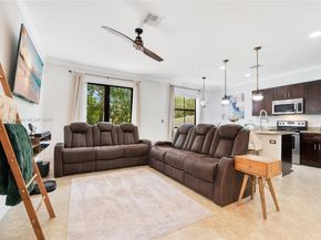 5904 NW 46th Ln, Tamarac FL 33319