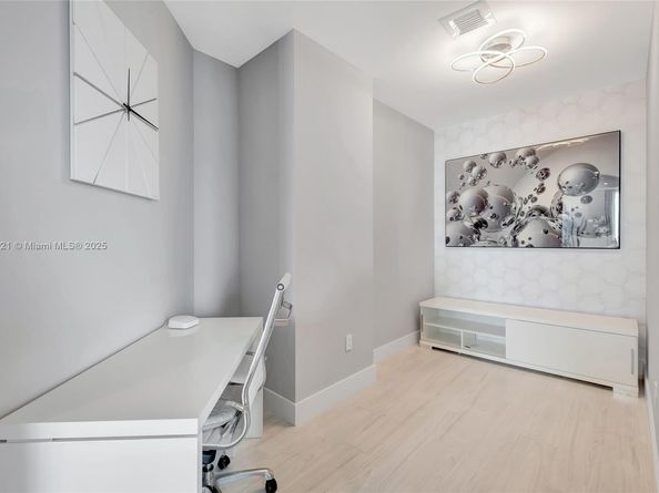 1300 S Miami Ave PH5001, Miami FL 33130