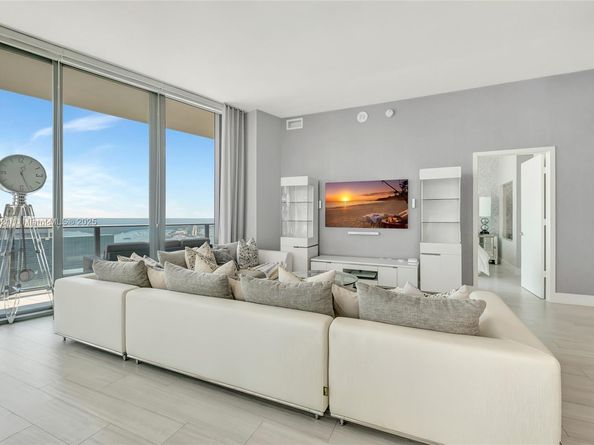 1300 S Miami Ave PH5001, Miami FL 33130