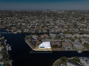 670 SE 7th Ave, Pompano Beach FL 33060