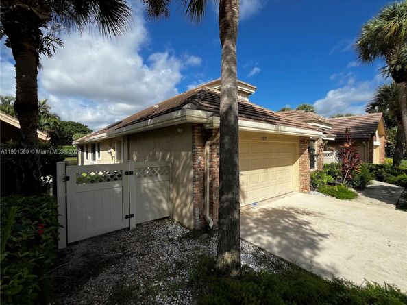 8079 Popash Ct, Boynton Beach FL 33472