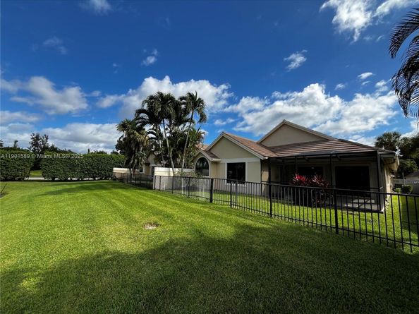 8079 Popash Ct, Boynton Beach FL 33472