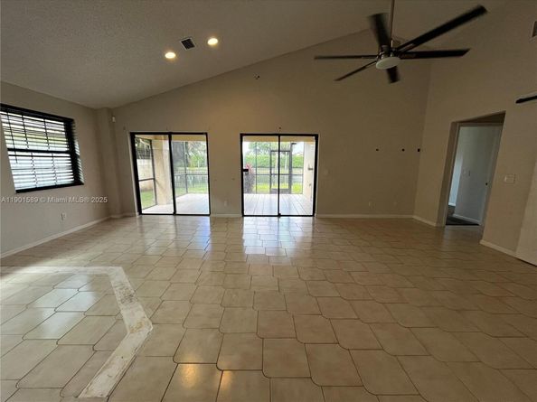 8079 Popash Ct, Boynton Beach FL 33472