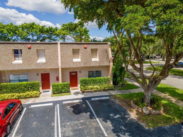 3327 Mallard Close 43, Pompano Beach FL 33064