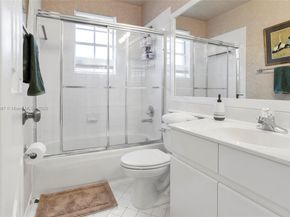 2613 Oakbrook Dr, Weston FL 33332