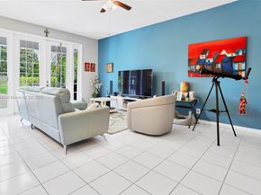 2613 Oakbrook Dr, Weston FL 33332