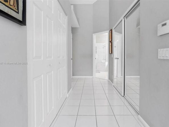 2613 Oakbrook Dr, Weston FL 33332