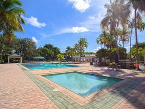 2613 Oakbrook Dr, Weston FL 33332