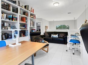 2613 Oakbrook Dr, Weston FL 33332