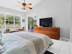2613 Oakbrook Dr, Weston FL 33332