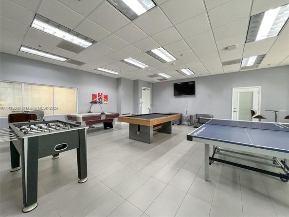 1200 Brickell Bay Dr 2007, Miami FL 33131