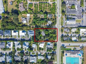 2610 Seacrest Blvd, Delray Beach FL 33444