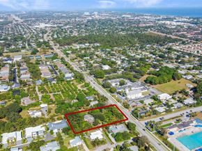 2610 Seacrest Blvd, Delray Beach FL 33444