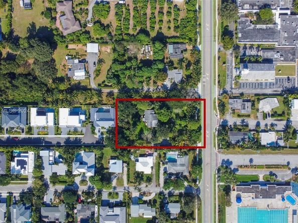 2610 Seacrest Blvd, Delray Beach FL 33444