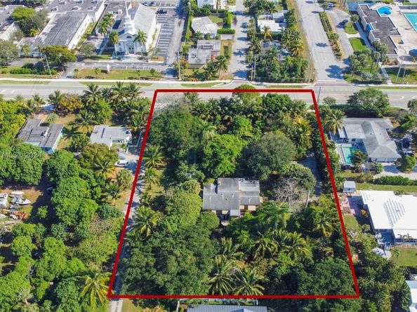 2610 Seacrest Blvd, Delray Beach FL 33444