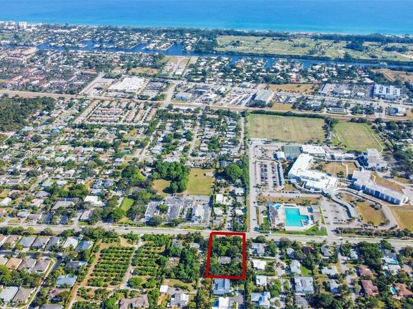 2610 Seacrest Blvd, Delray Beach FL 33444