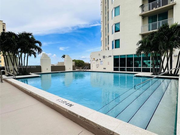 9066 SW 73rd Ct 1409, Miami FL 33156