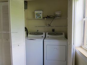 216 Lakeside Cir, Sunrise FL 33326