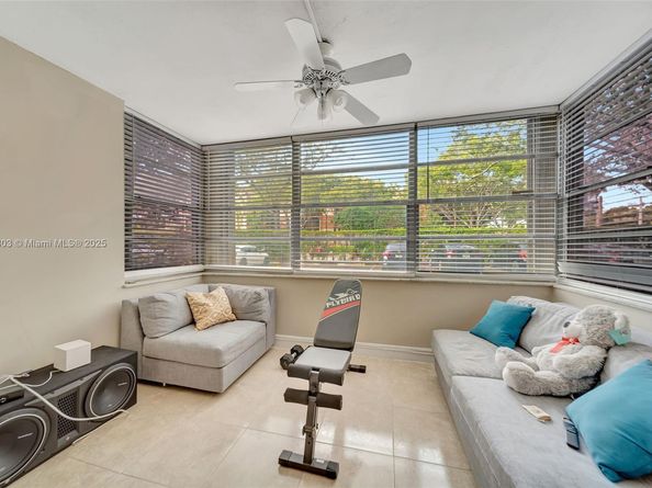 6700 Cypress Rd 105, Plantation FL 33317