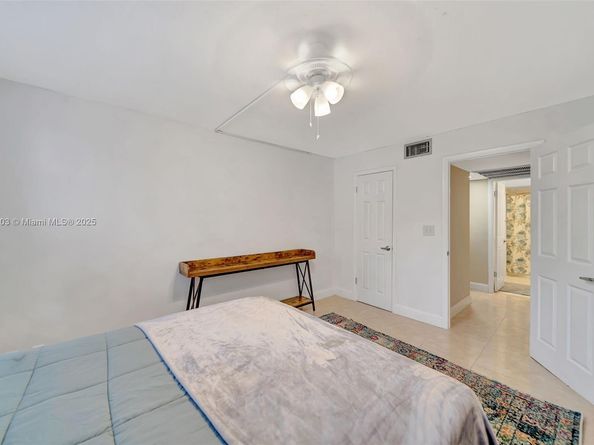 6700 Cypress Rd 105, Plantation FL 33317