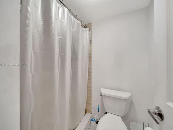 6700 Cypress Rd 105, Plantation FL 33317