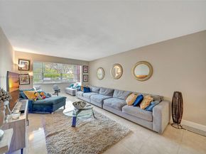 6700 Cypress Rd 105, Plantation FL 33317