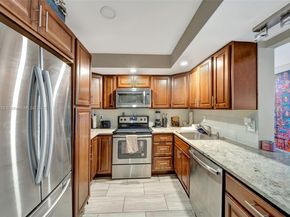 6700 Cypress Rd 105, Plantation FL 33317