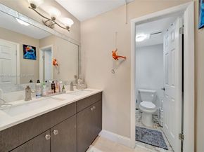 6700 Cypress Rd 105, Plantation FL 33317