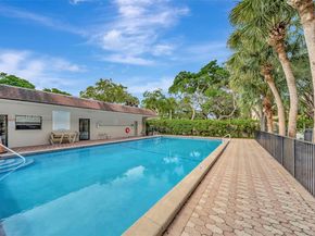 6700 Cypress Rd 105, Plantation FL 33317