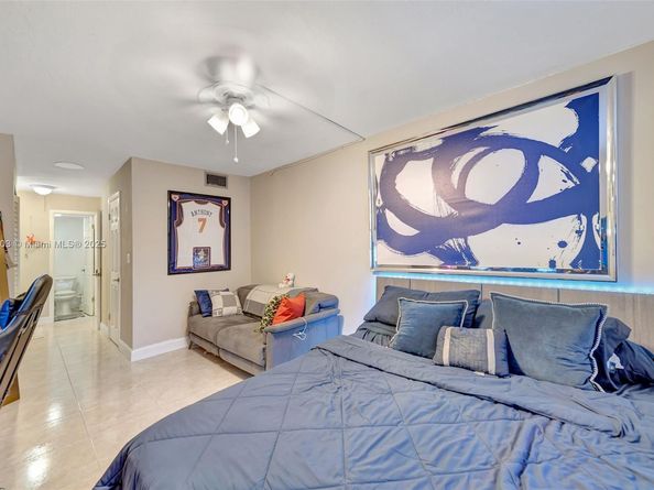 6700 Cypress Rd 105, Plantation FL 33317