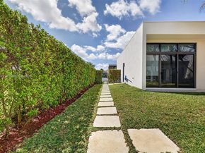 16709 Botaniko Drive North, Weston FL 33326