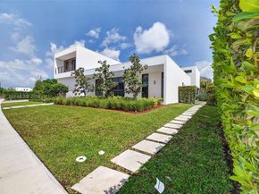 16709 Botaniko Drive North, Weston FL 33326