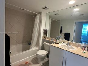 335 S Biscayne Blvd 1002, Miami FL 33131