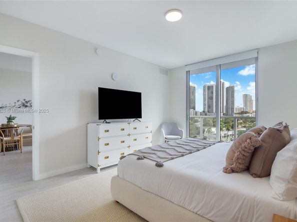 3900 Biscayne Blvd S804, Miami FL 33137
