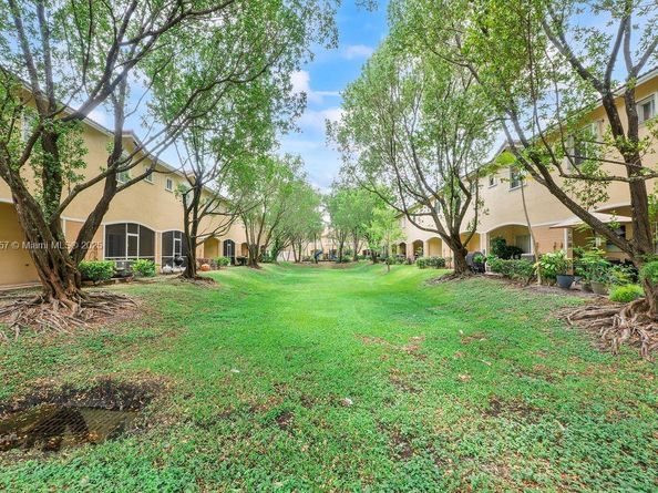 7925 Tuscany Dr, Tamarac FL 33321