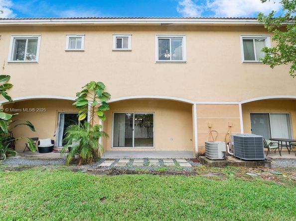 7925 Tuscany Dr, Tamarac FL 33321