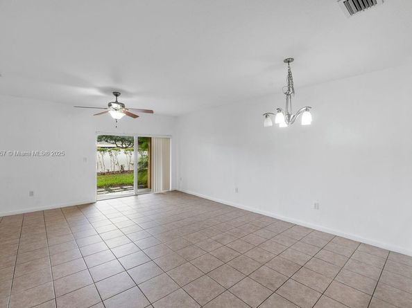 7925 Tuscany Dr, Tamarac FL 33321