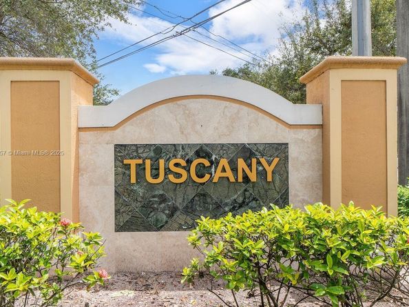 7925 Tuscany Dr, Tamarac FL 33321