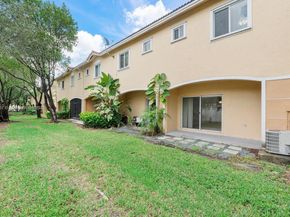 7925 Tuscany Dr, Tamarac FL 33321