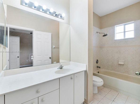 7925 Tuscany Dr, Tamarac FL 33321