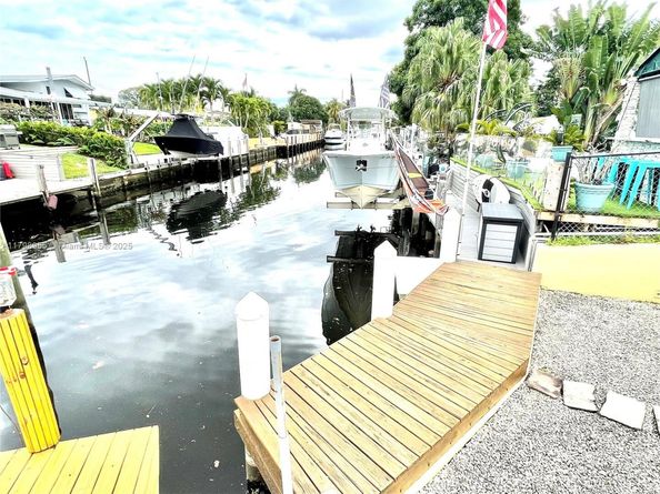 2406 Marathon Ln, Fort Lauderdale FL 33312